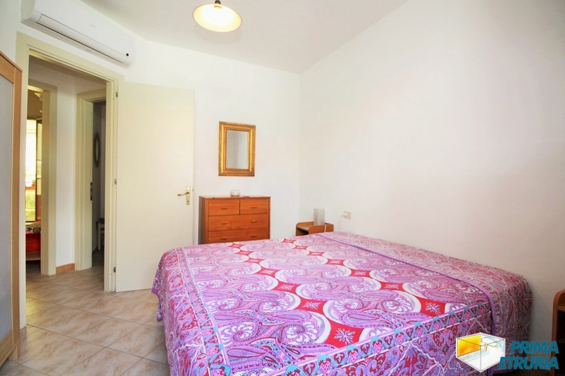 TRILOCALE CON INGRESSO INDIPENDENTE A DUE PASSI DAL MARE - ZONA TOMBOLO -