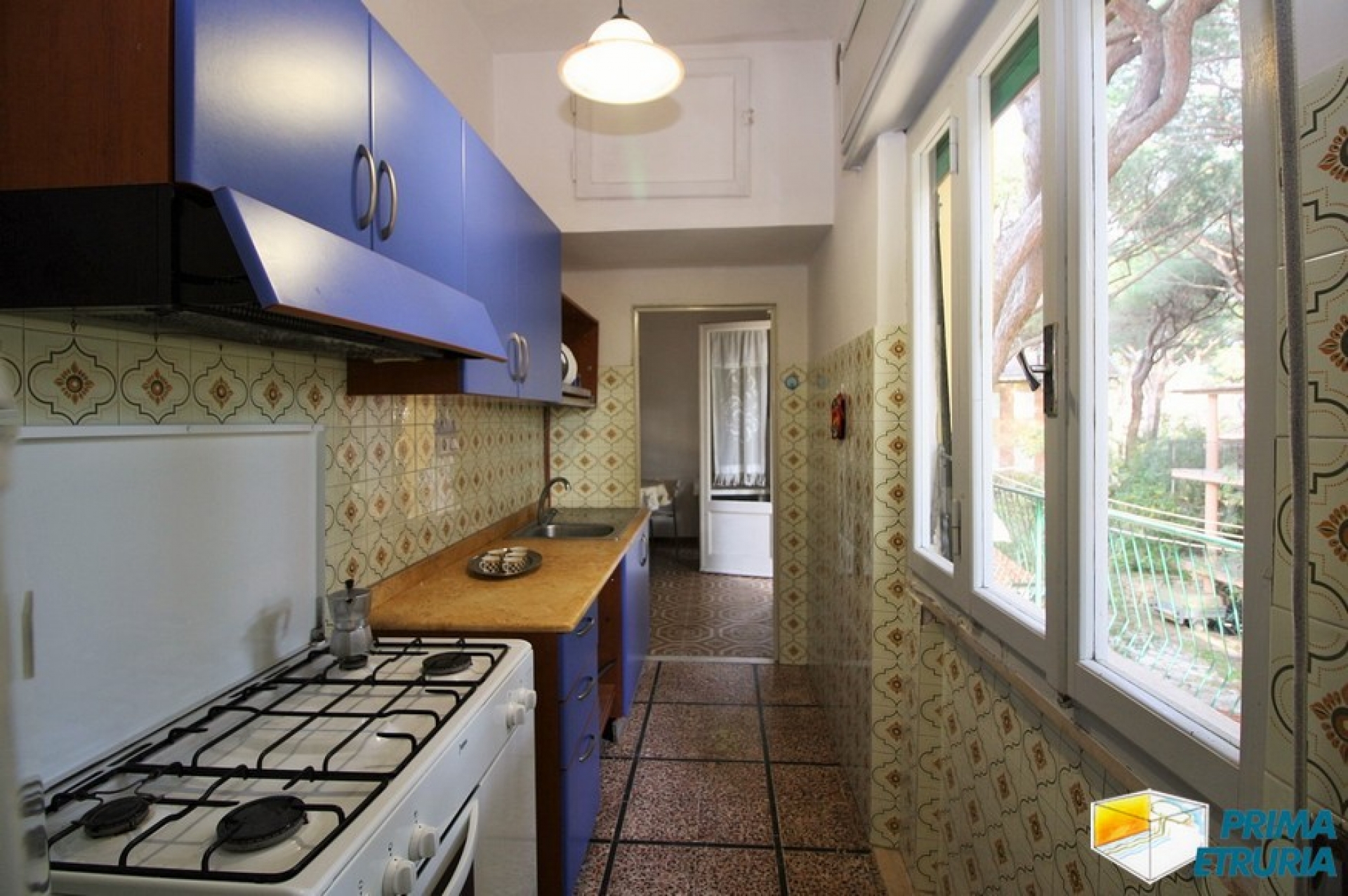 TRILOCALE CON GARAGE E GIARDINO - ZONA ROSMARINA -