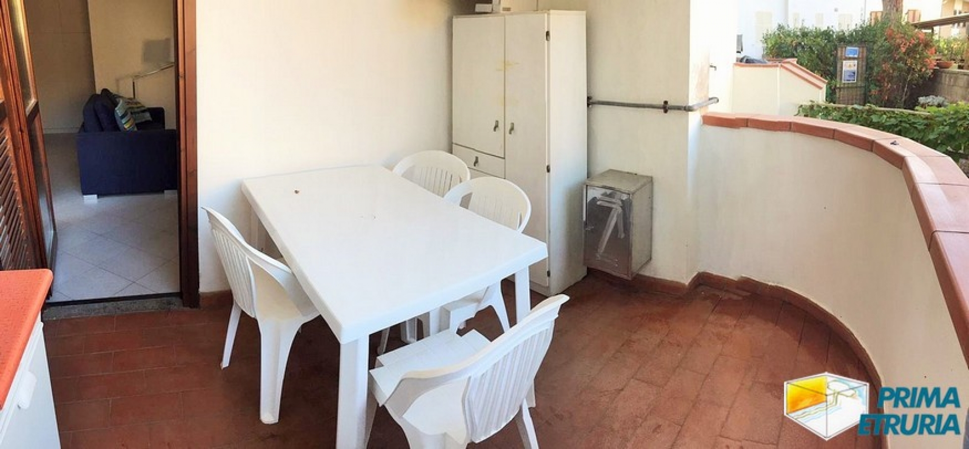 TRILOCALE CON GIARDINO A DUE PASSI DAL MARE - ZONA ROSMARINA -
