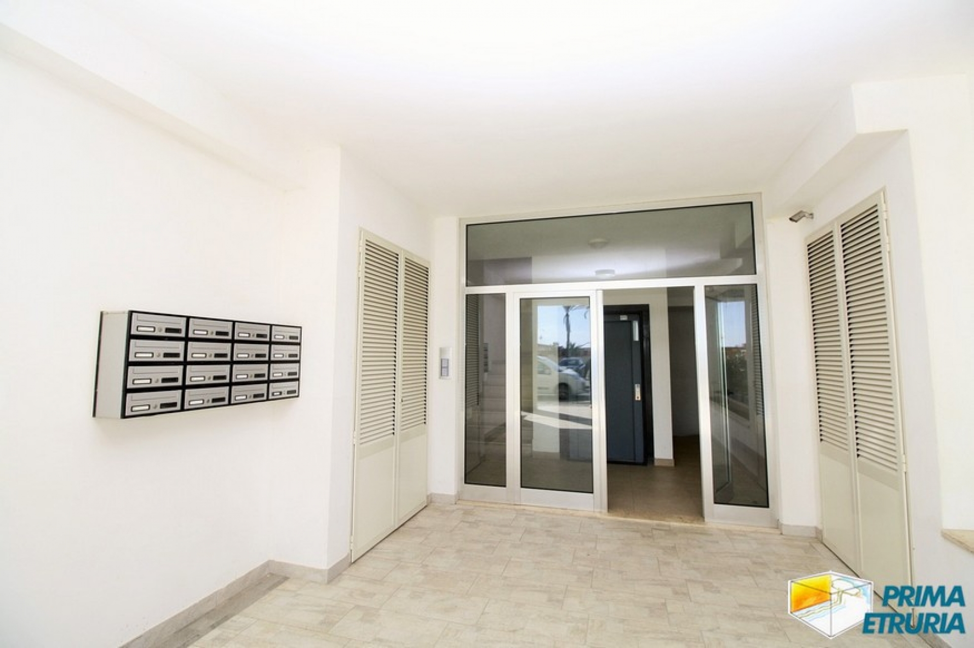 BELLISSIMO MONOLOCALE CON FANTASTICA VISTA FRONTE MARE - ZONA ROSMARINA - 