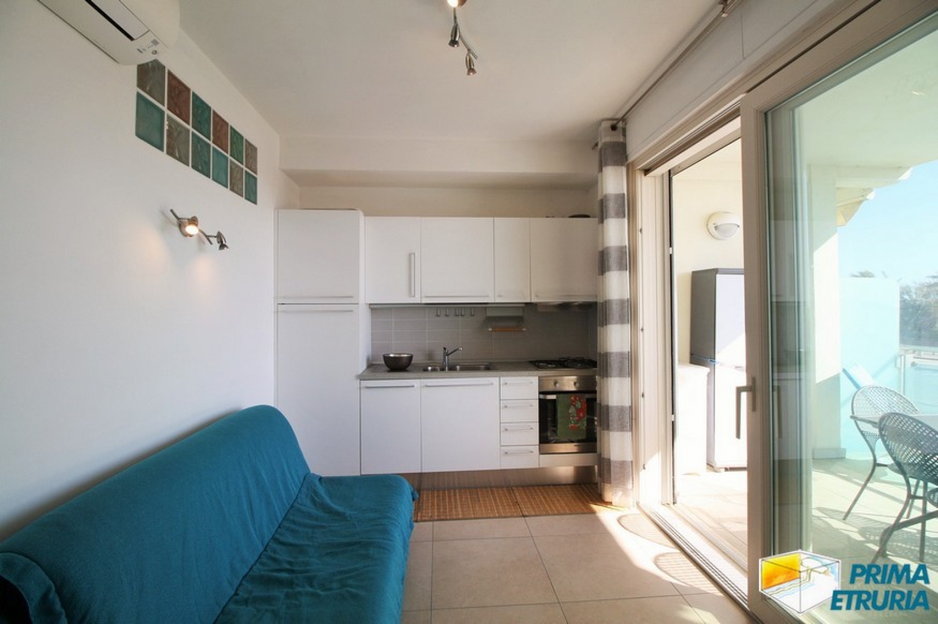 BELLISSIMO MONOLOCALE CON FANTASTICA VISTA FRONTE MARE - ZONA ROSMARINA - 