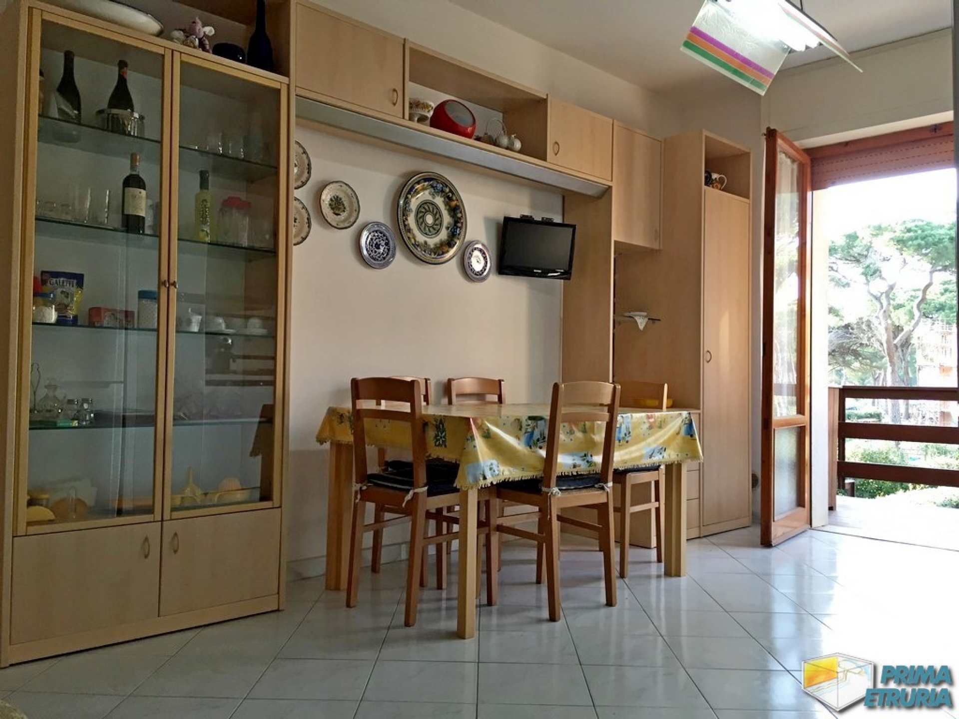 VENDESI TRILOCALE VIA ANICHINI 6 - ZONA CENTRO -