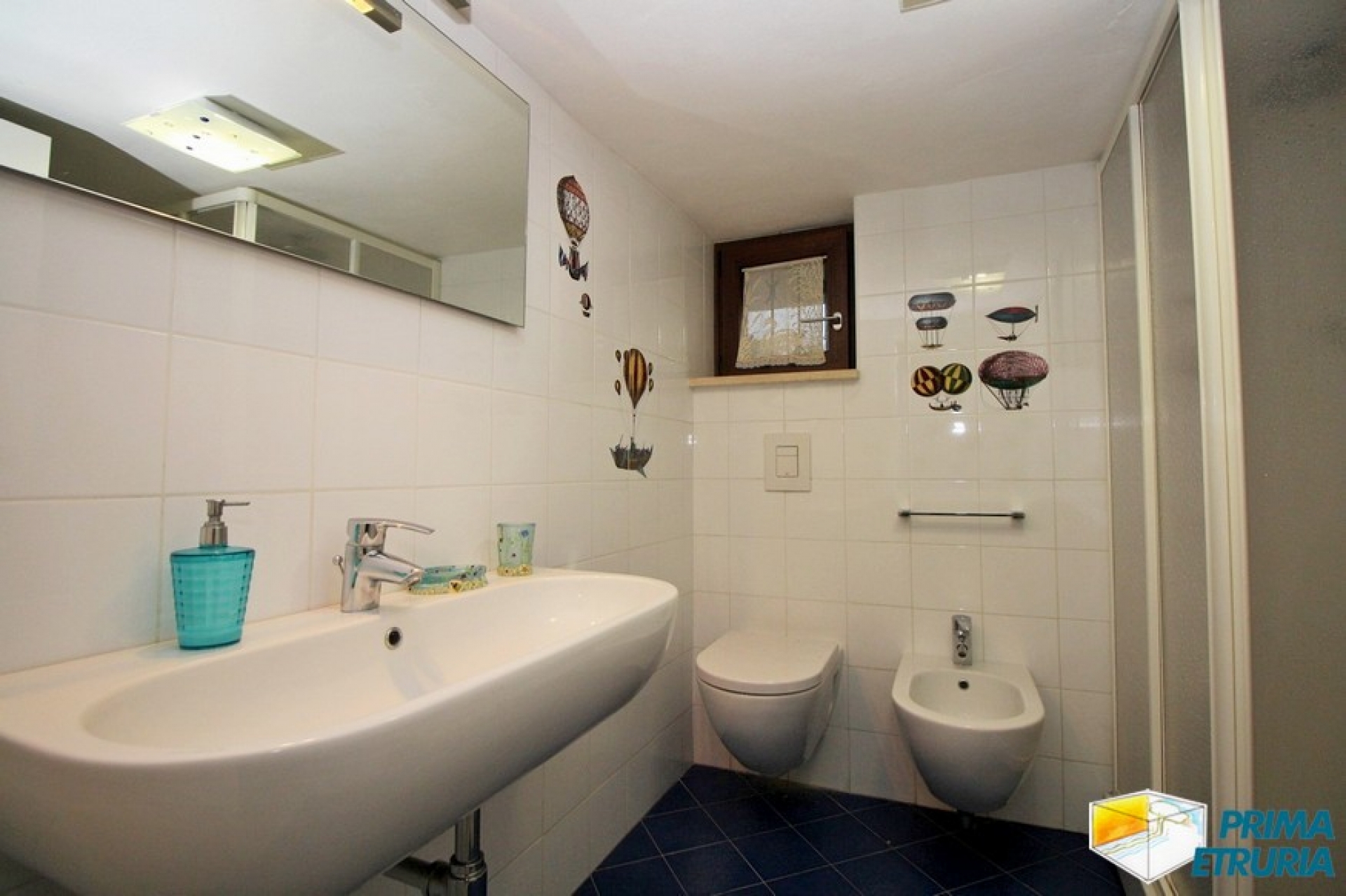 FANTASTICA VILLA CON GIARDINO E POSTO AUTO - ZONA CENTRO - ( V18 )