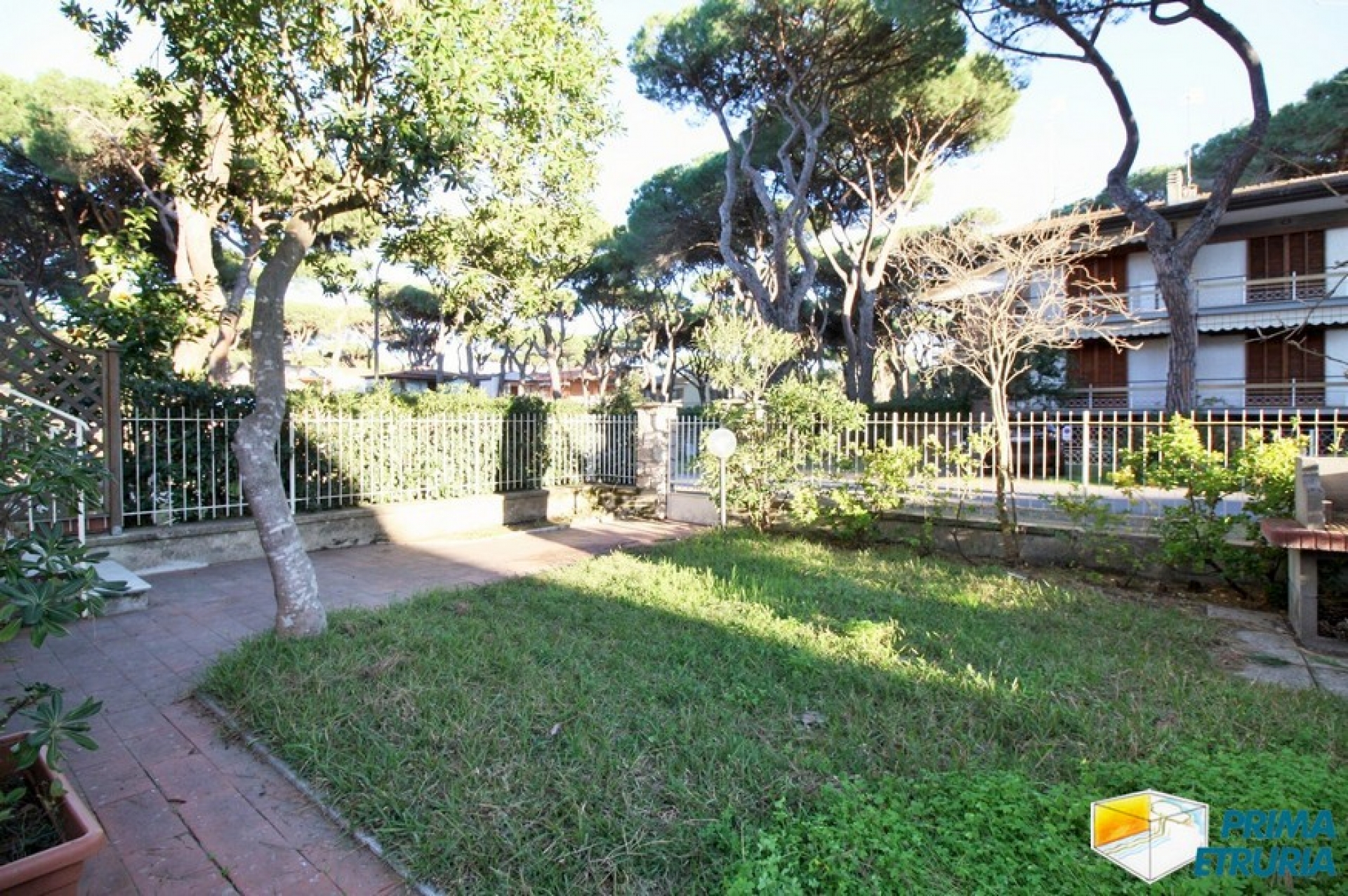 BELLISSIMA VILLETTA A SCHIERA IN VIA DELLA LAVANDA - ZONA ROSMARINA -
