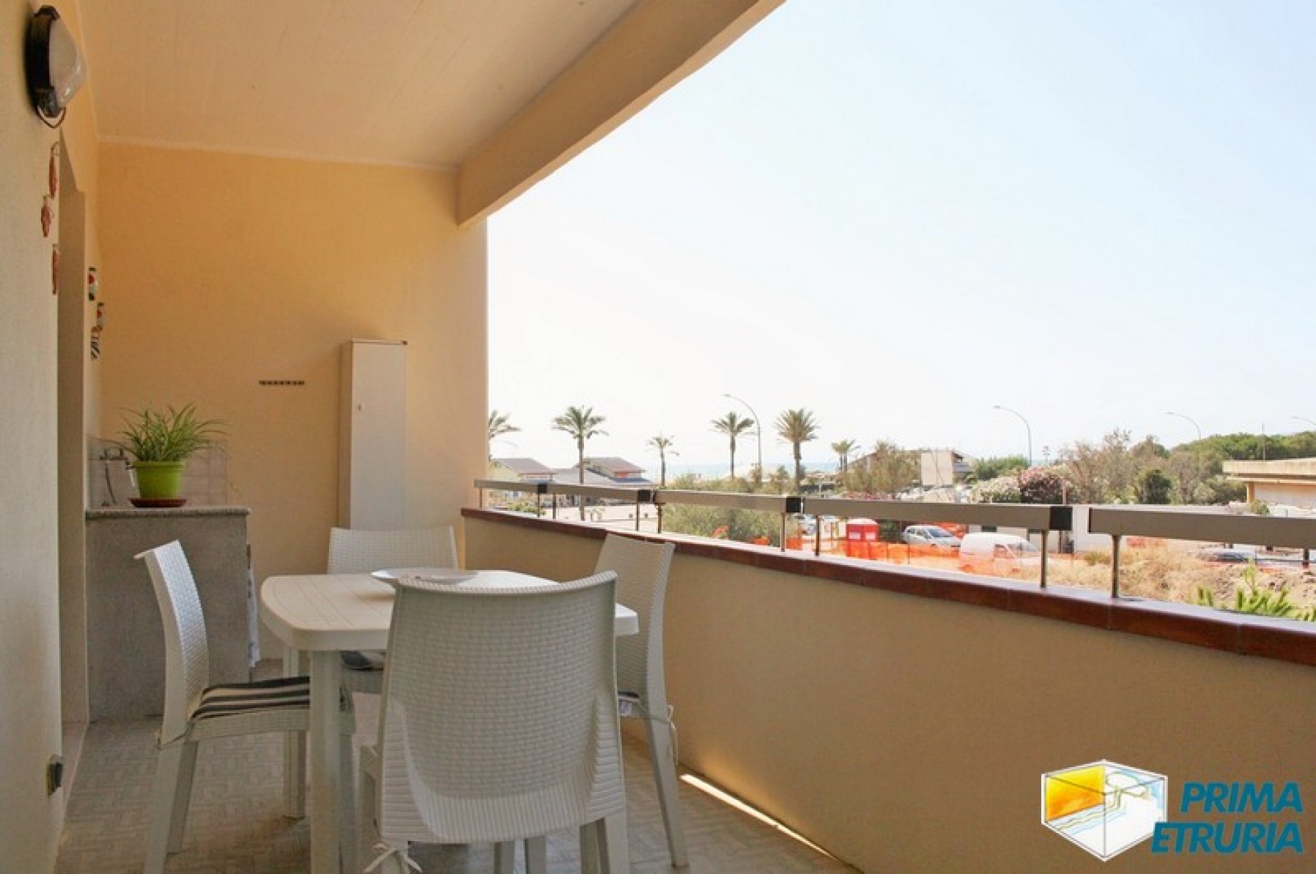 TRILOCALE CON AMPIA TERRAZZA VISTA MARE - ZONA ROSMARINA -