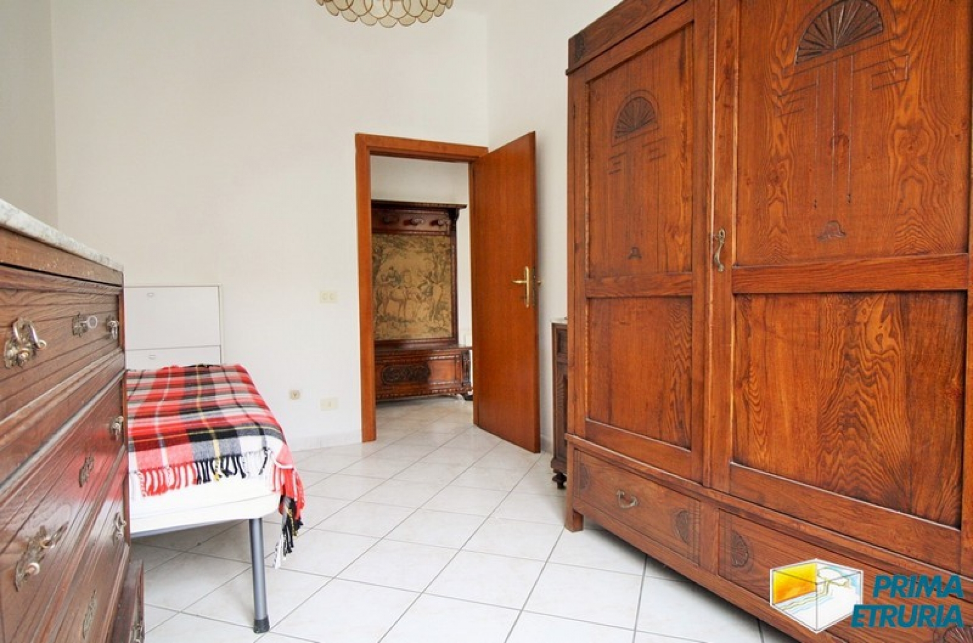 - GROSSETO - AMPIO TRILOCALE CON POSTO AUTO