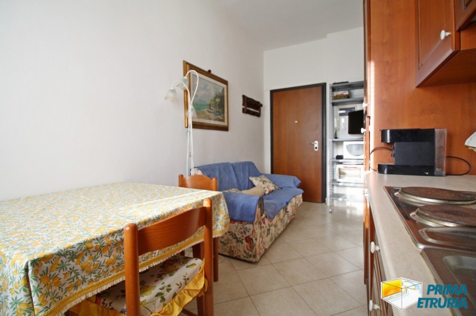 MONOLOCALE A DUE PASSI DAL MARE - ZONA CENTRO -