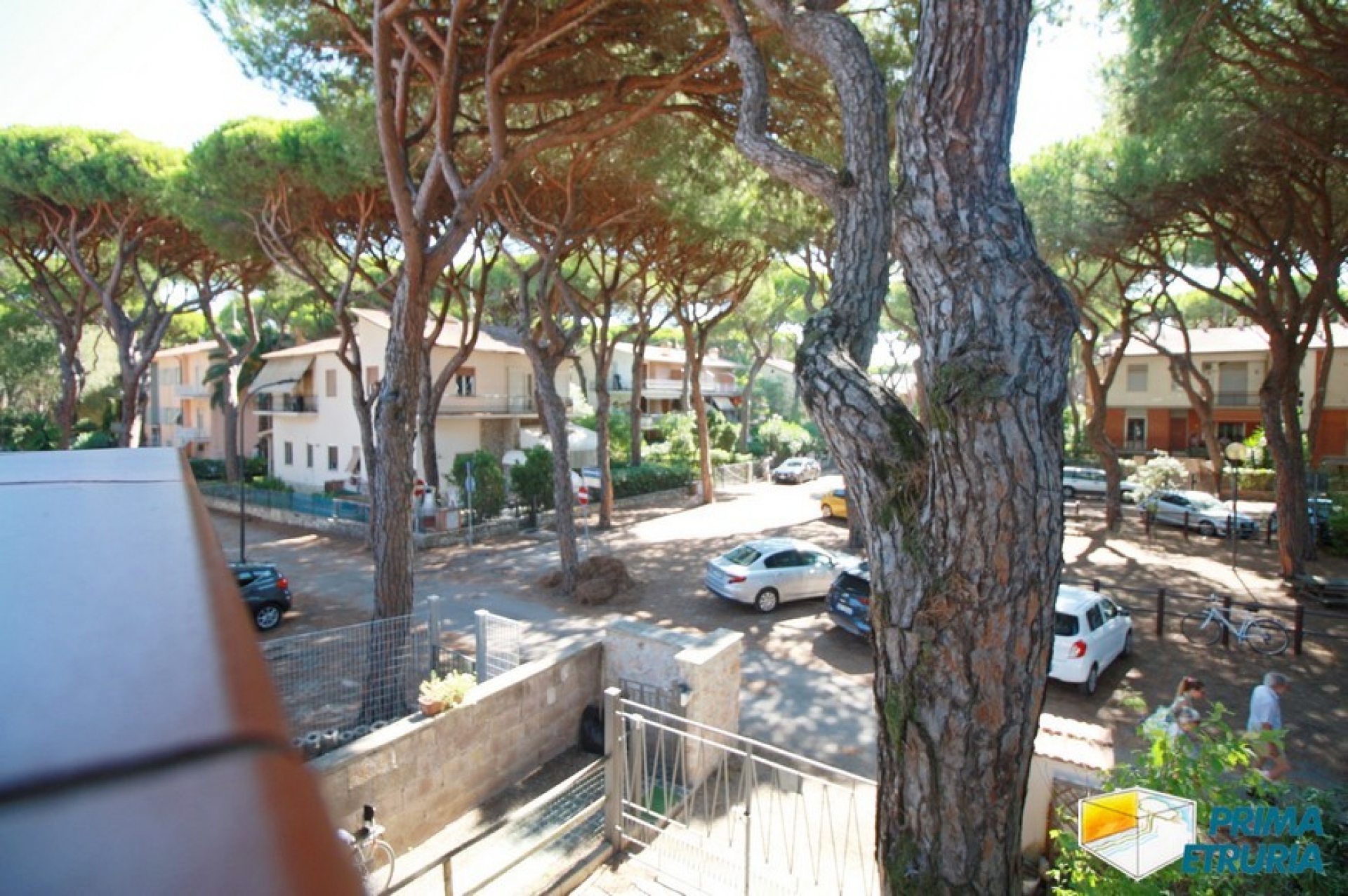 BILOCALE BILOCALE CON AMPIA TERRAZZA - ZONA ROSMARINA -