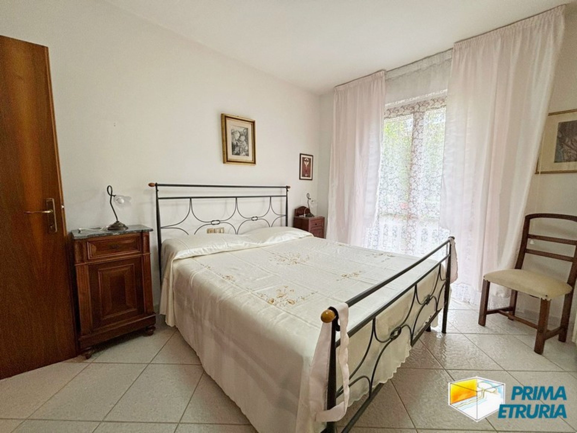 Ampio appartamento con giardino privato e veranda coperta a pochi passi dal mare - ZONA TOMBOLO - - MARINA DI GROSSETO