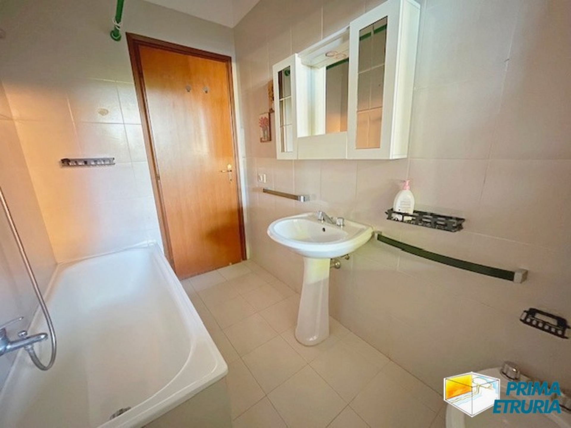 Bilocale con ingresso indipendente e garage in zona tranquilla, a due passi dal mare - ZONA TOMBOLO -