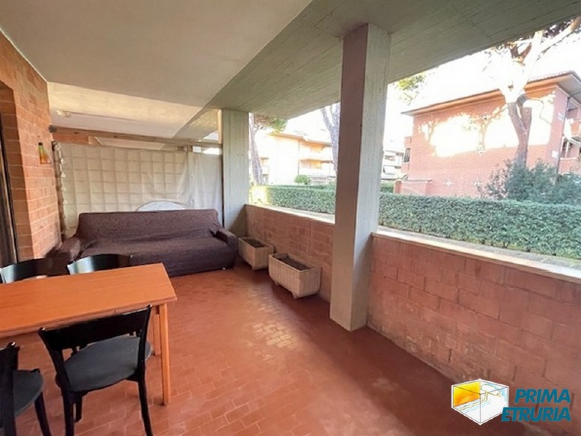Bilocale con ingresso indipendente e garage in zona tranquilla, a due passi dal mare - ZONA TOMBOLO -