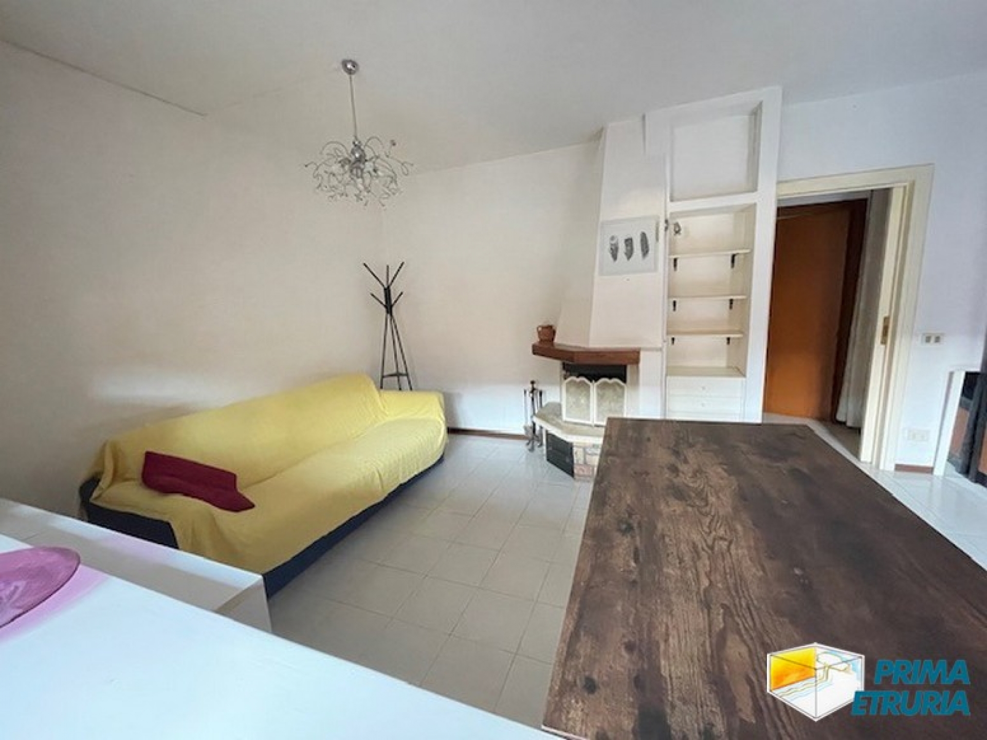 Bilocale con ingresso indipendente e garage in zona tranquilla, a due passi dal mare - ZONA TOMBOLO -