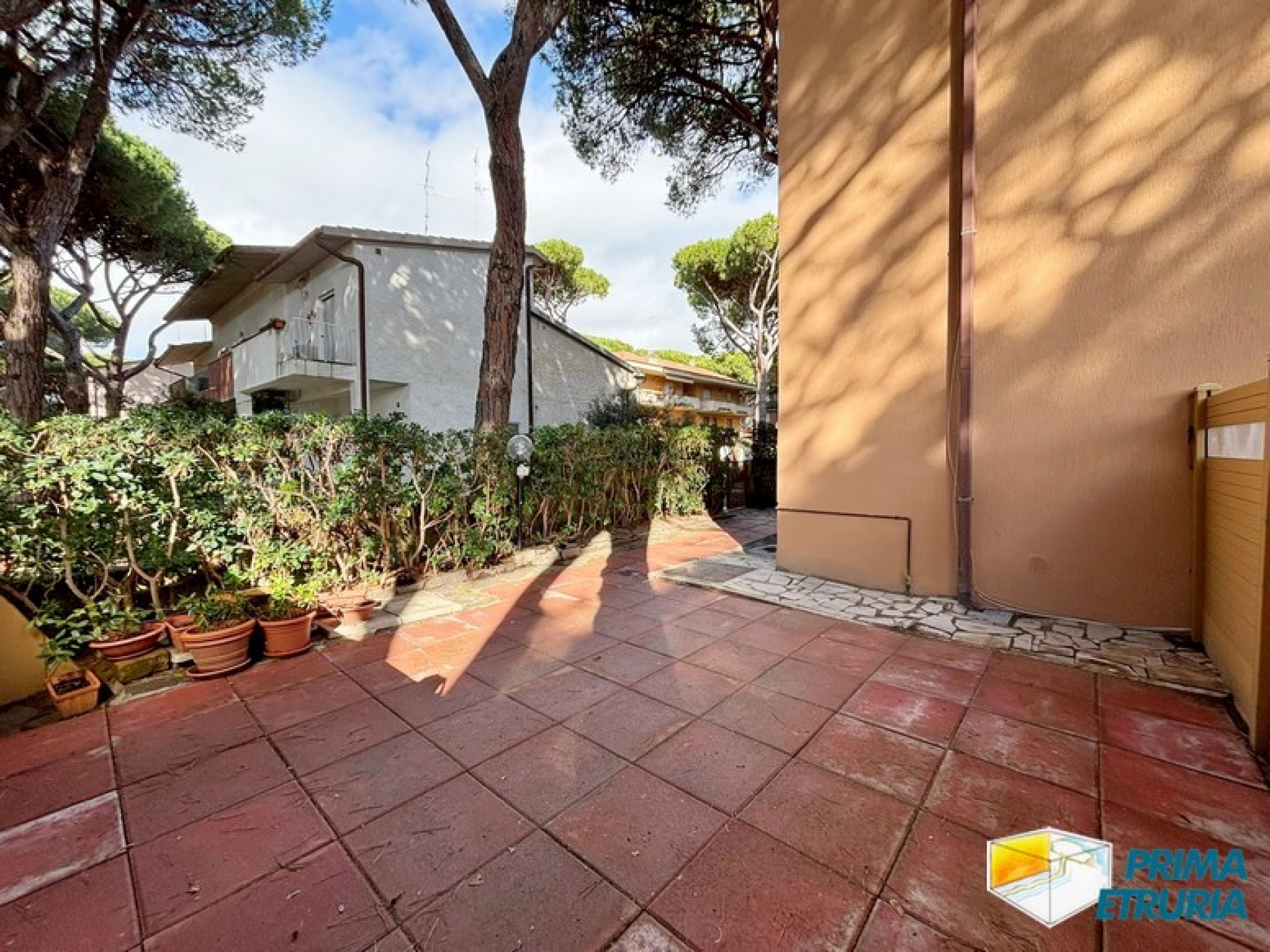 Un angolo riservato nella pineta di Rosmarina con giardino privato - ZONA ROSMARINA -