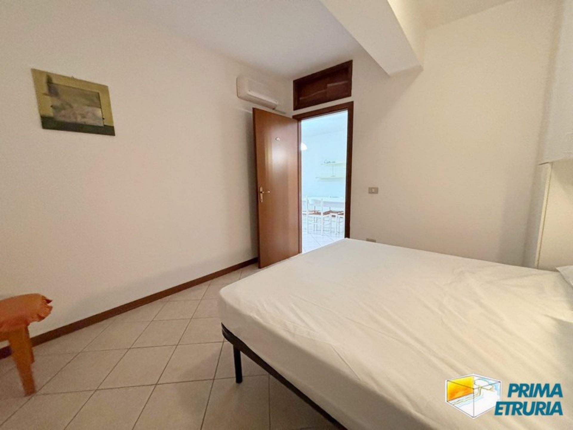 TRILOCALE CON AMPIA TERRAZZA - ZONA CENTRO -