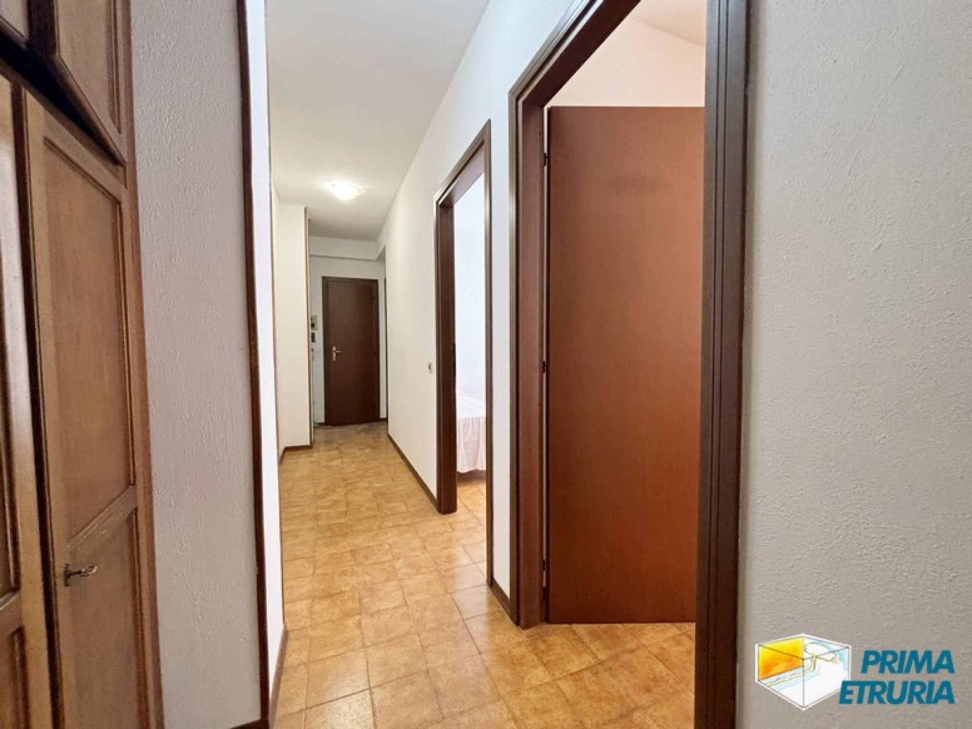 Ampio appartamento con terrazza abitabile e garage - ZONA TOMBOLO -