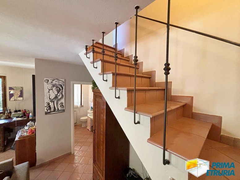 Tra il mare e la quiete del corso, una casa da vivere con libertà - ZONA CENTRO -