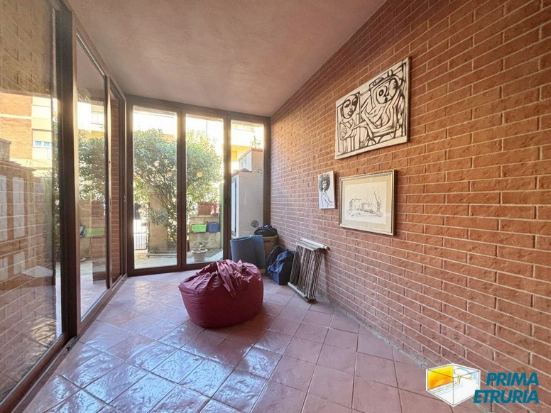 Tra il mare e la quiete del corso, una casa da vivere con libertà - ZONA CENTRO -