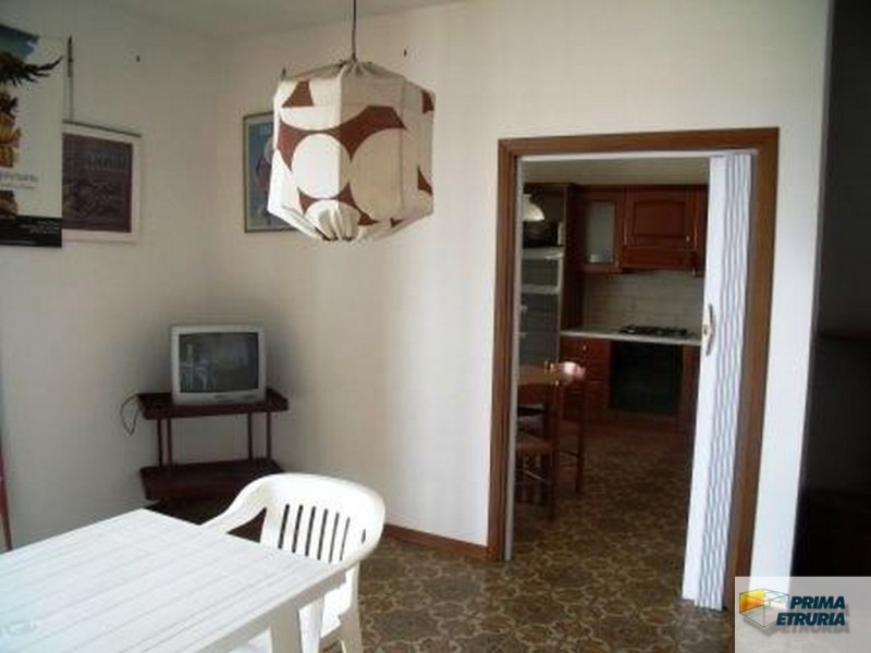 VENDESI BILOCALE VIA VERDI FRONTE MARE - ZONA ROSMARINA -