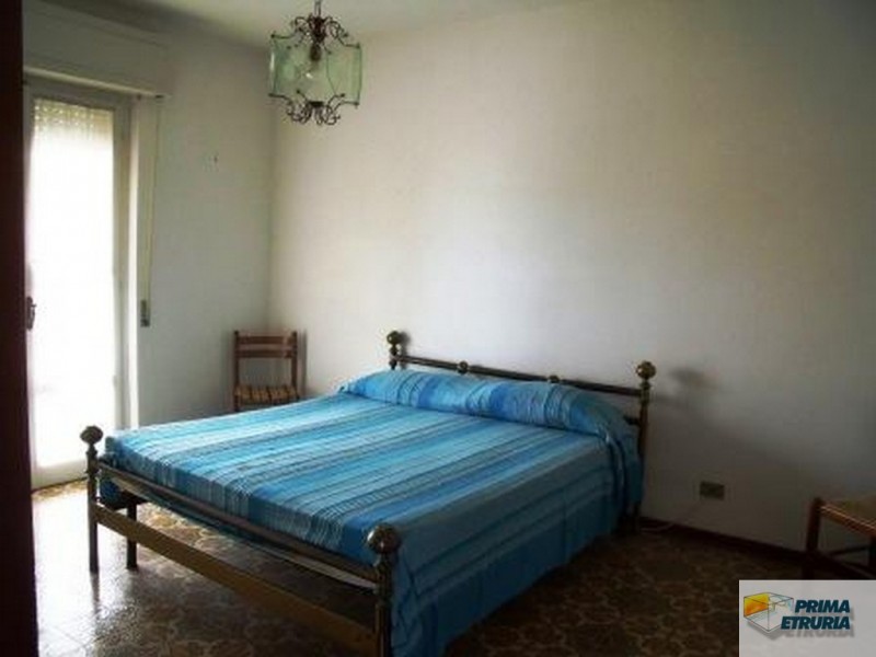 VENDESI BILOCALE VIA VERDI FRONTE MARE - ZONA ROSMARINA -