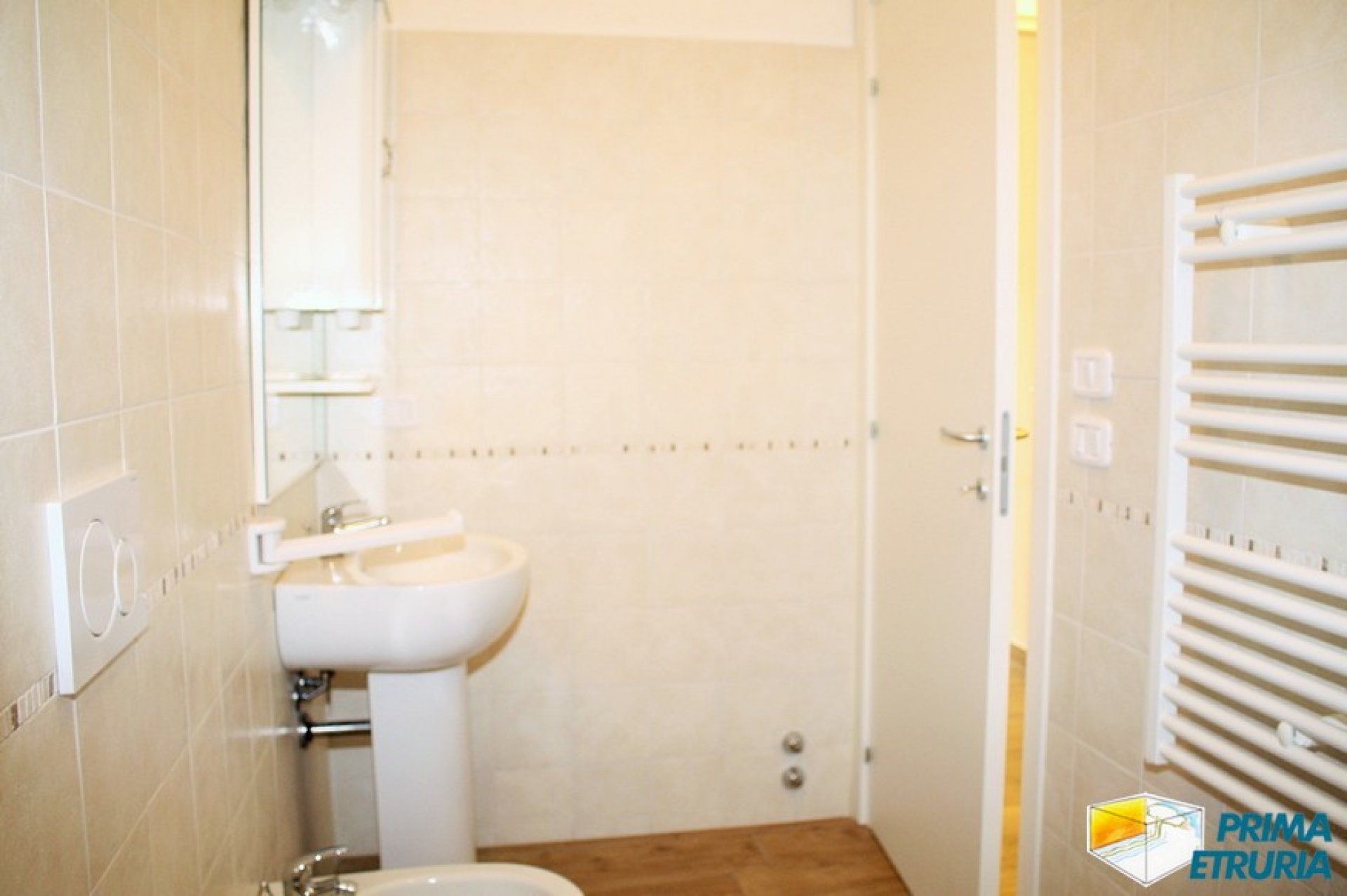 VENDESI TRILOCALE DI RECENTE COSTRUZIONE , VIA GIANNUTRI 21 - ZONA ROSMARINA - 