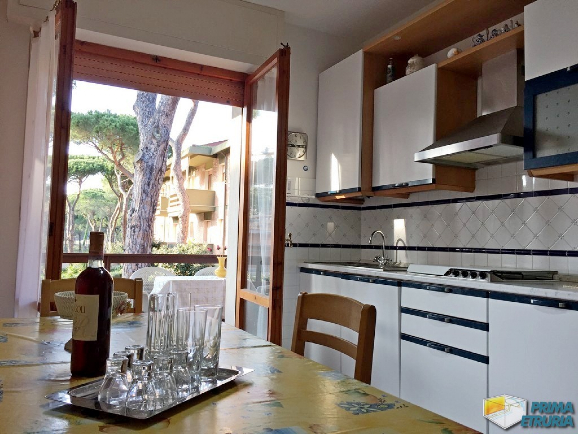 VENDESI TRILOCALE VIA ANICHINI 6 - ZONA CENTRO -