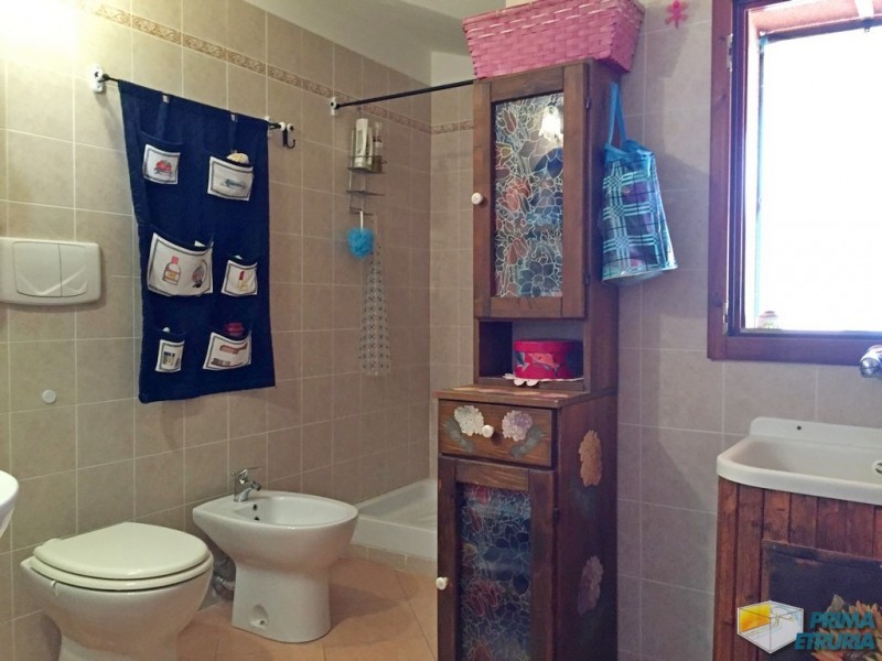 VENDESI TRILOCALE VIA CALA DI FORNO 7 - ZONA ROSMARINA -