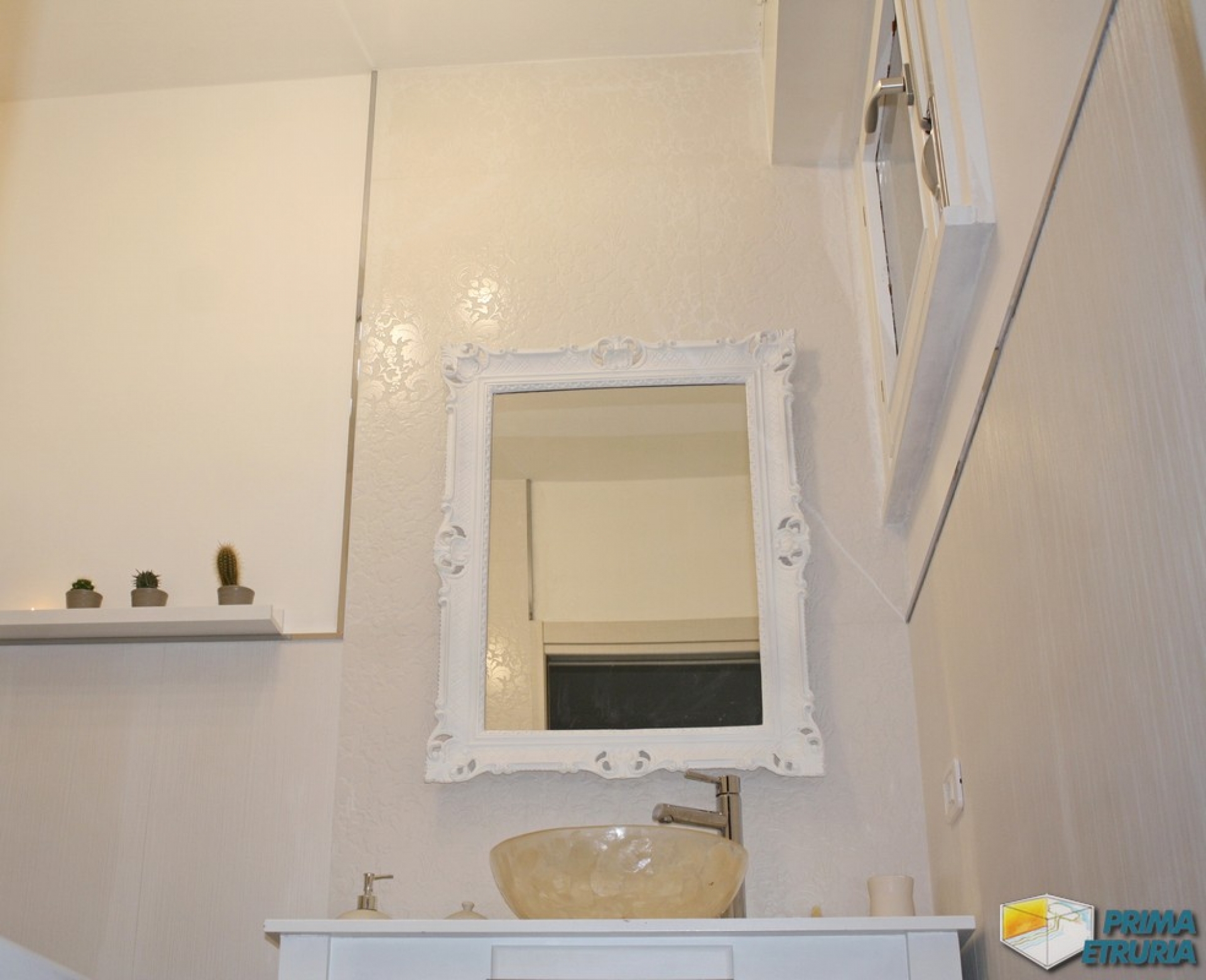 VENDESI APPARTAMENTO VISTA MARE - ZONA CENTRALE -