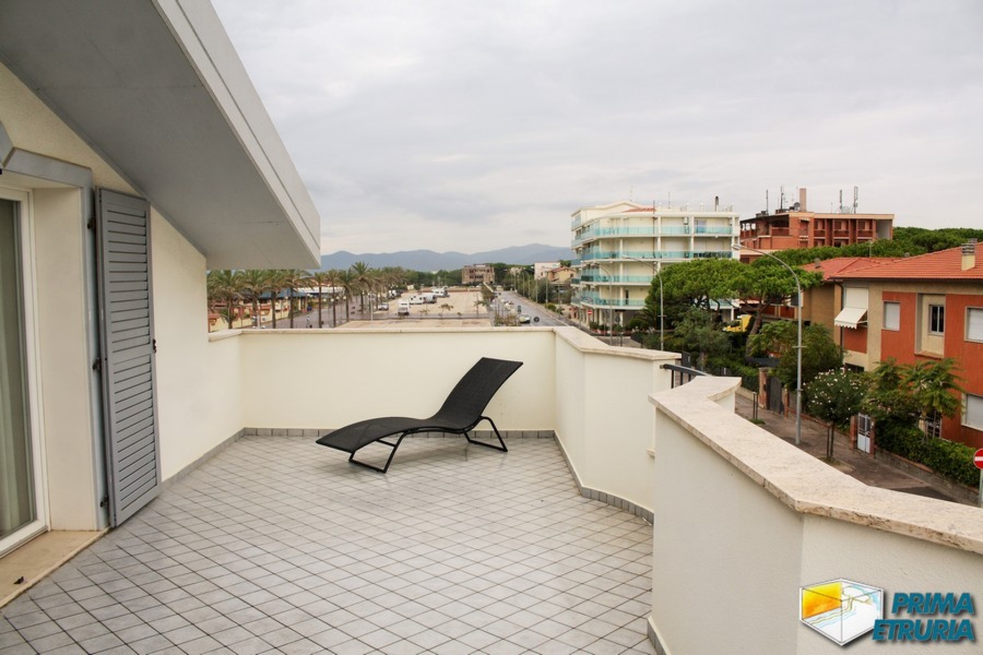 VENDESI ATTICO VISTA MARE - ZONA ROSMARINA -