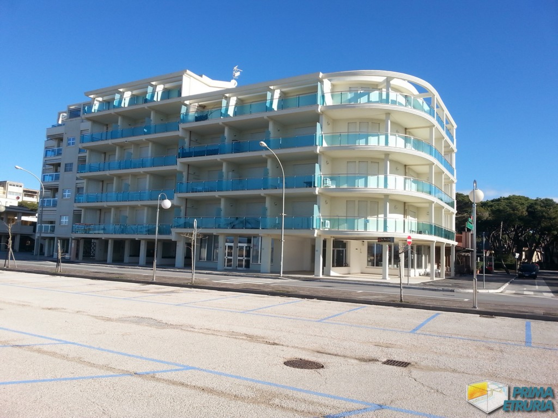 TRILOCALE FRONTE MARE FOUR ROSES - ZONA ROSMARINA -