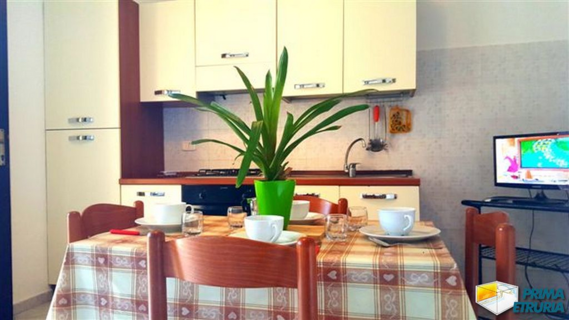 VENDESI BILOCALE CON GIARDINO - ZONA ROSMARINA -