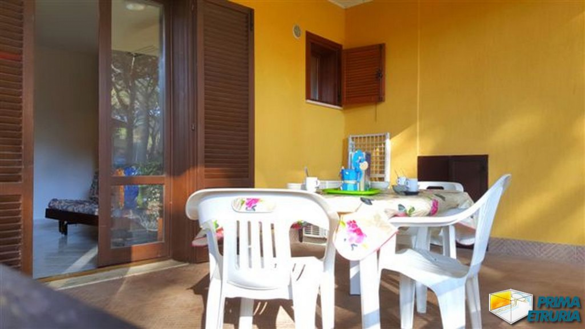 VENDESI BILOCALE CON GIARDINO - ZONA ROSMARINA -