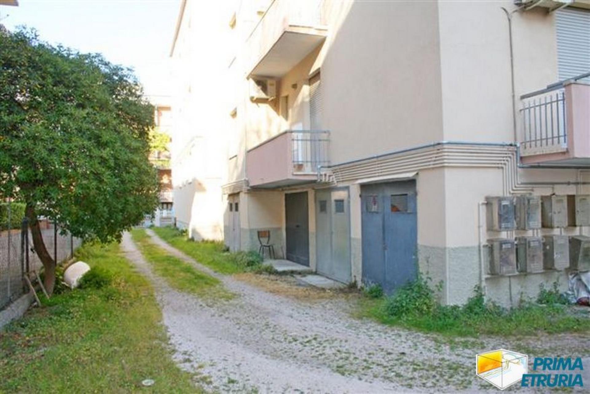VENDESI TRILOCALE RISTRUTTURATO - ZONA CENTRO -