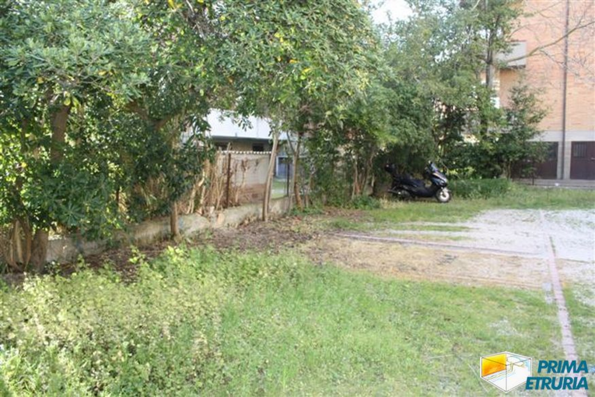 VENDESI TRILOCALE RISTRUTTURATO - ZONA CENTRO -