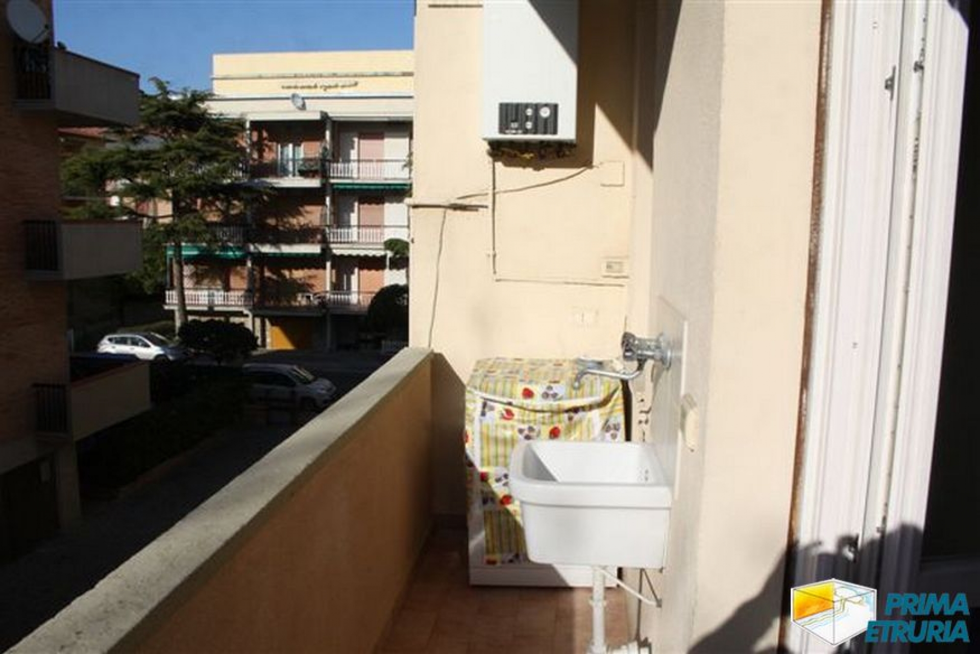 VENDESI TRILOCALE RISTRUTTURATO - ZONA CENTRO -