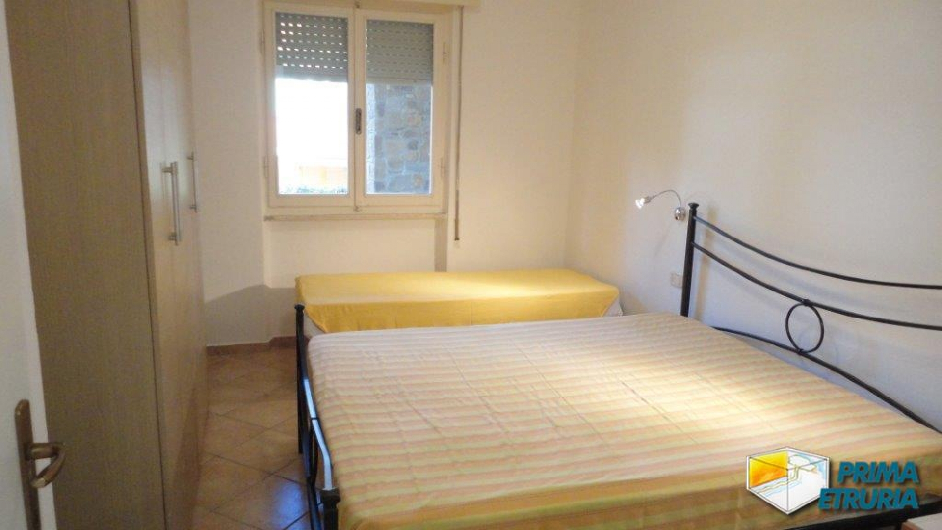 VENDESI VILLETTA CON GIARDINO VIA DEL MUGHETTO 4 - ZONA ROSMARINA -