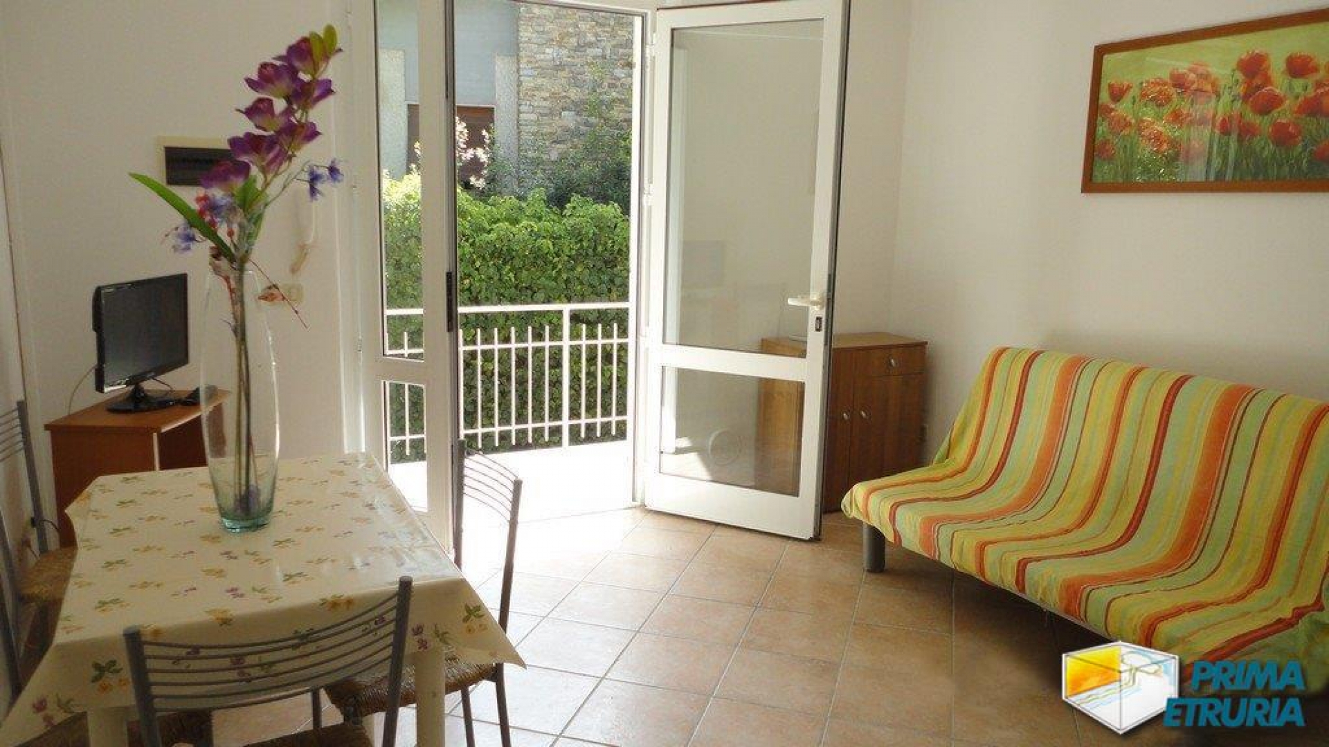 VENDESI VILLETTA CON GIARDINO VIA DEL MUGHETTO 4 - ZONA ROSMARINA -